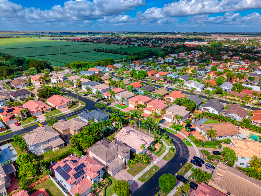 Stunning Modern Home in Hammocks