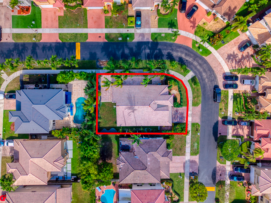 Stunning Modern Home in Hammocks