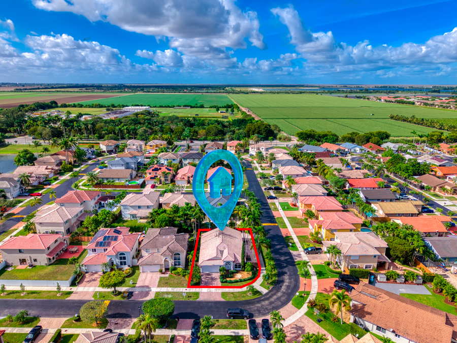 Stunning Modern Home in Hammocks