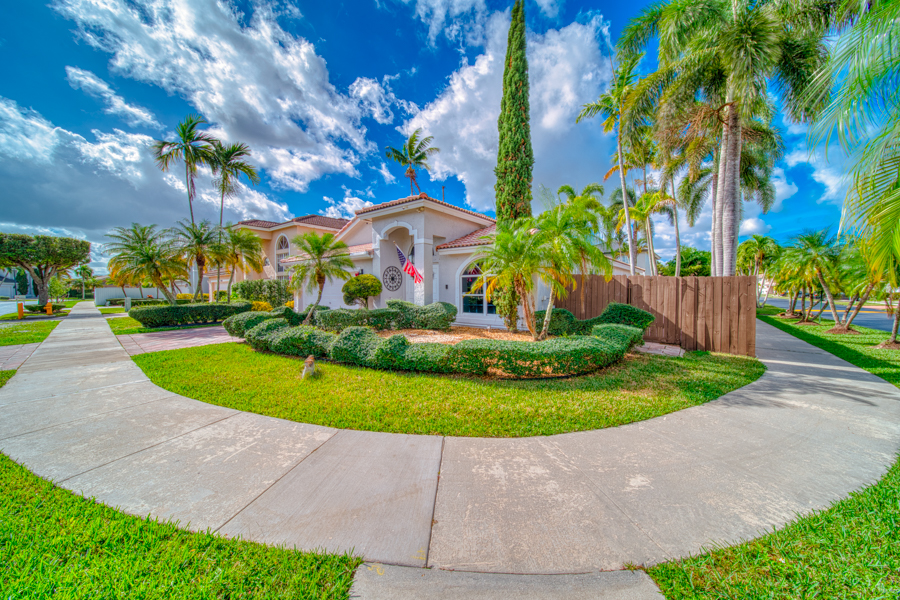 Stunning Modern Home in Hammocks