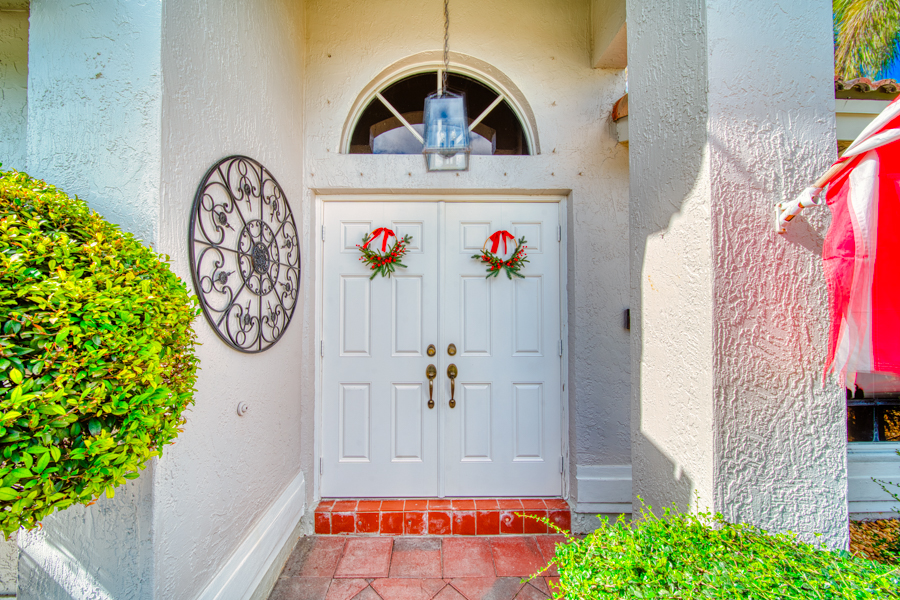 Stunning Modern Home in Hammocks