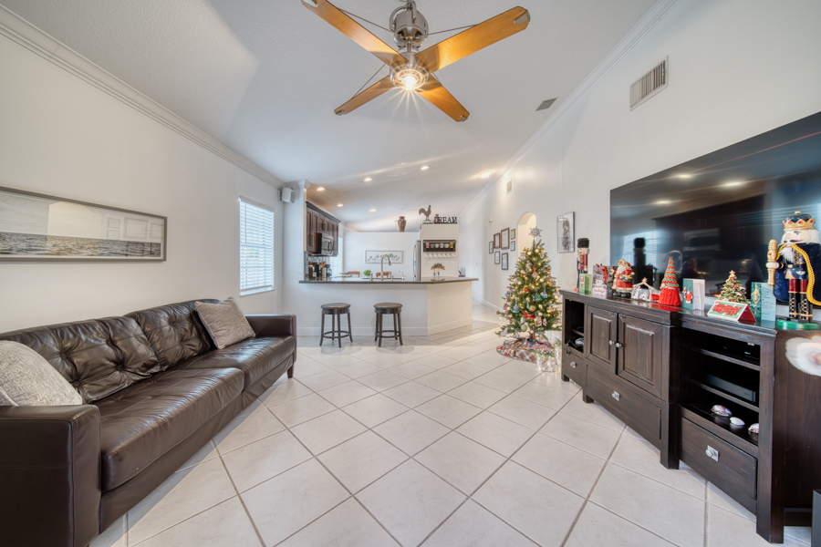 Stunning Modern Home in Hammocks