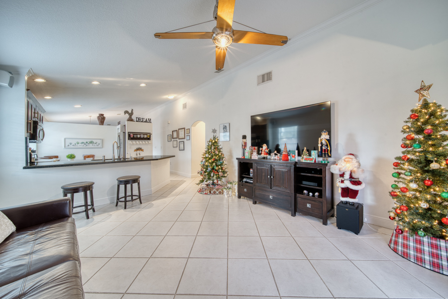 Stunning Modern Home in Hammocks