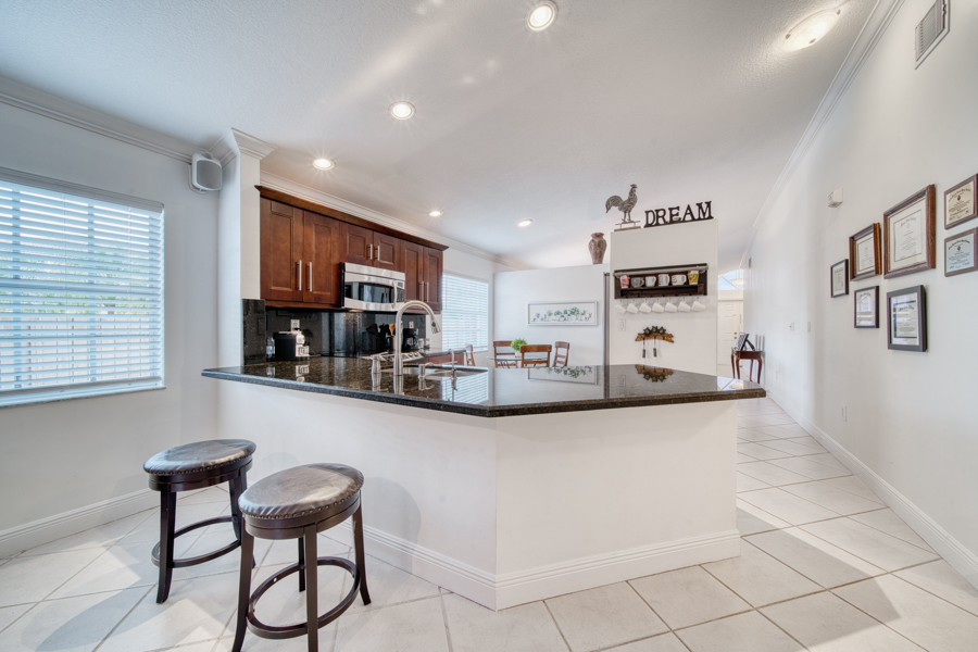 Stunning Modern Home in Hammocks