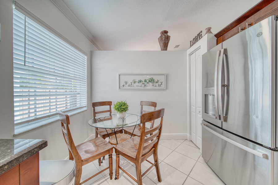 Stunning Modern Home in Hammocks