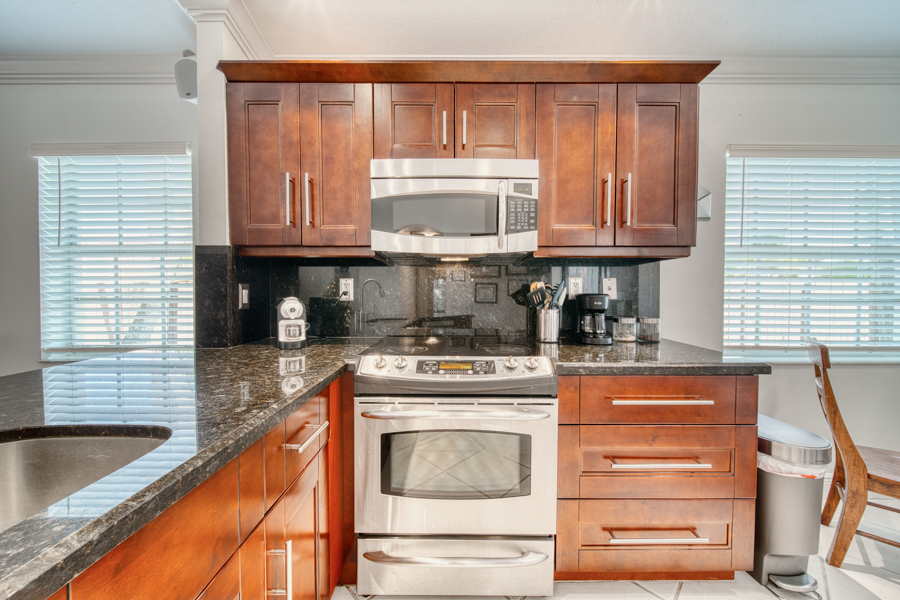 Stunning Modern Home in Hammocks