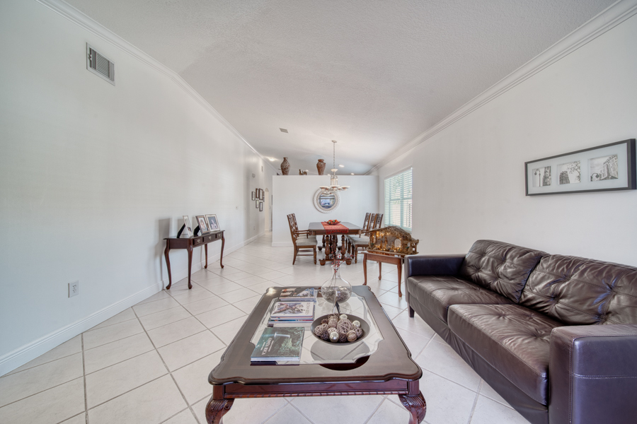 Stunning Modern Home in Hammocks