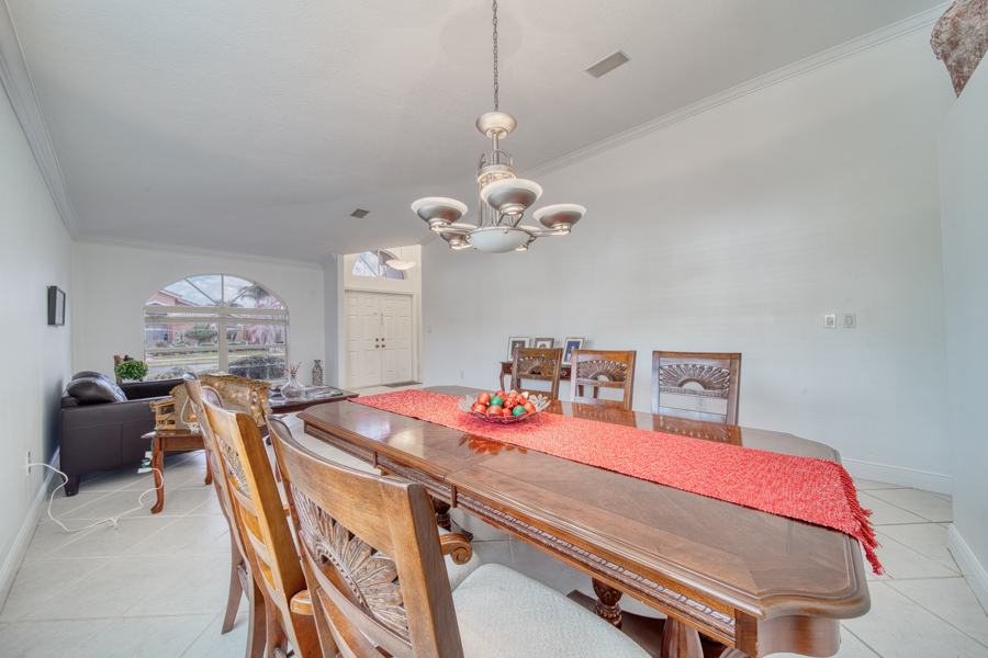 Stunning Modern Home in Hammocks