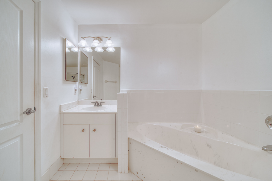 Stunning Modern Home in Hammocks