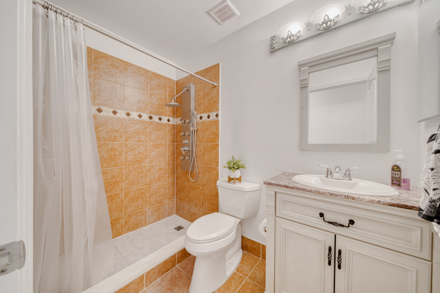 Stunning Modern Home in Hammocks