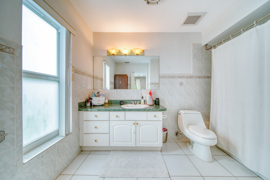 Renovated Gem in The Falls Area