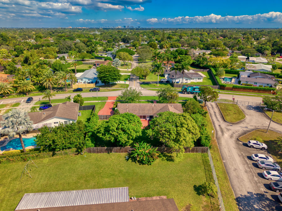 Renovated Gem in The Falls Area