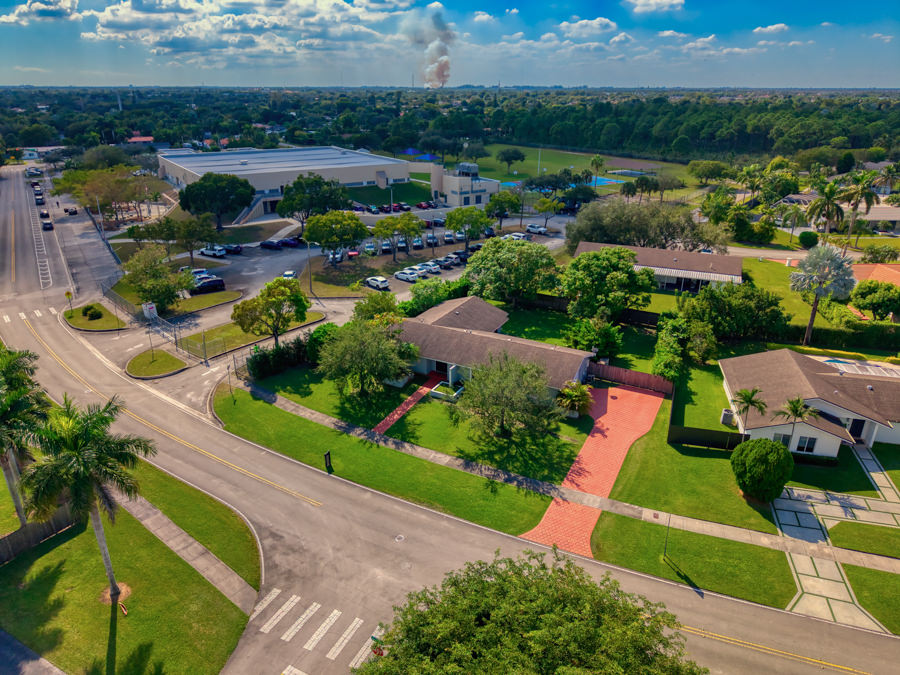 Renovated Gem in The Falls Area