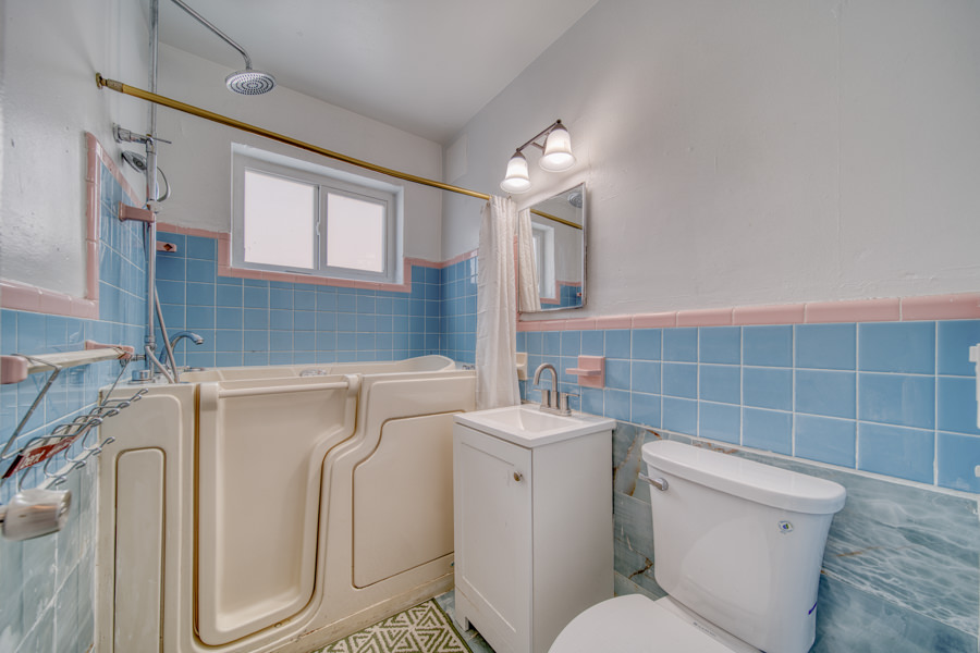 Mid-Century Modern North Miami Retreat