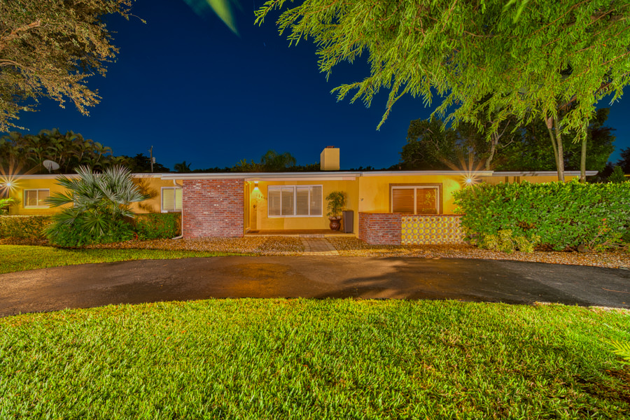 Luxurious Pinecrest Area Estate