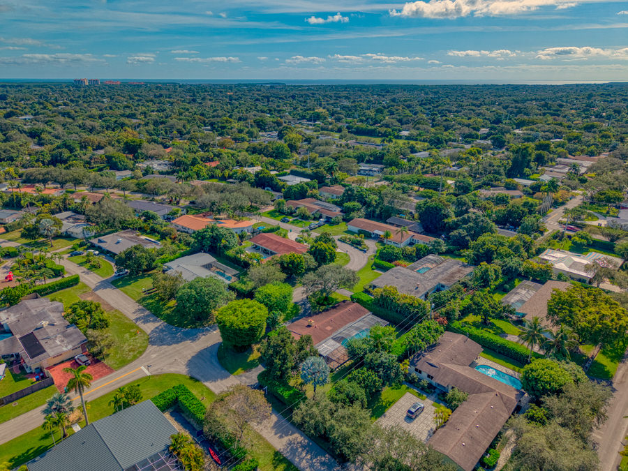 Luxurious Pinecrest Area Estate