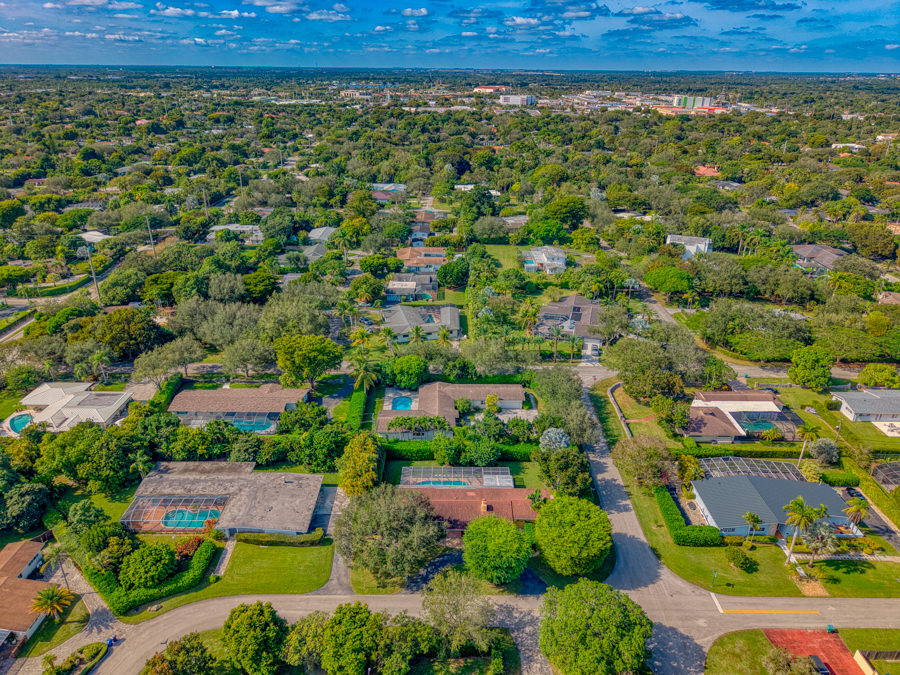 Luxurious Pinecrest Area Estate