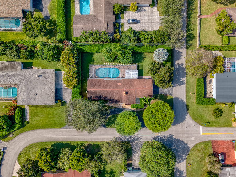 Luxurious Pinecrest Area Estate