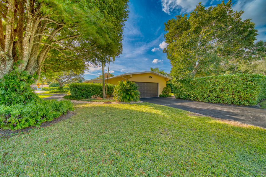 Luxurious Pinecrest Area Estate