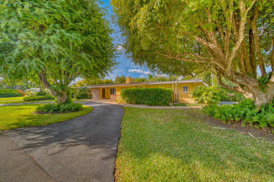 Luxurious Pinecrest Area Estate