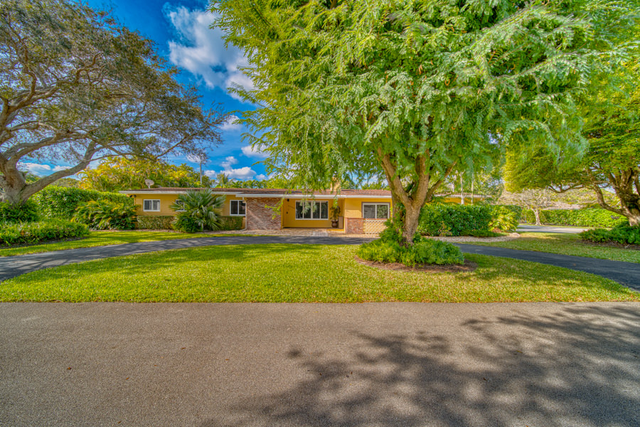 Luxurious Pinecrest Area Estate
