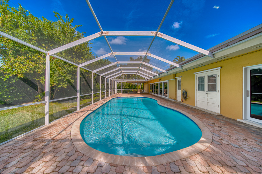 Luxurious Pinecrest Area Estate