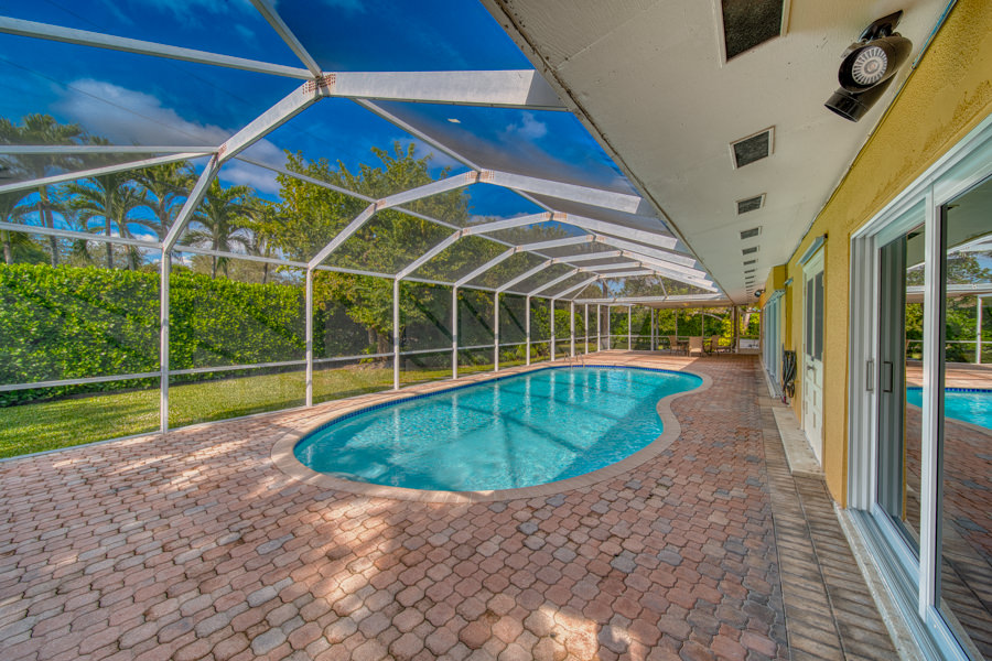 Luxurious Pinecrest Area Estate