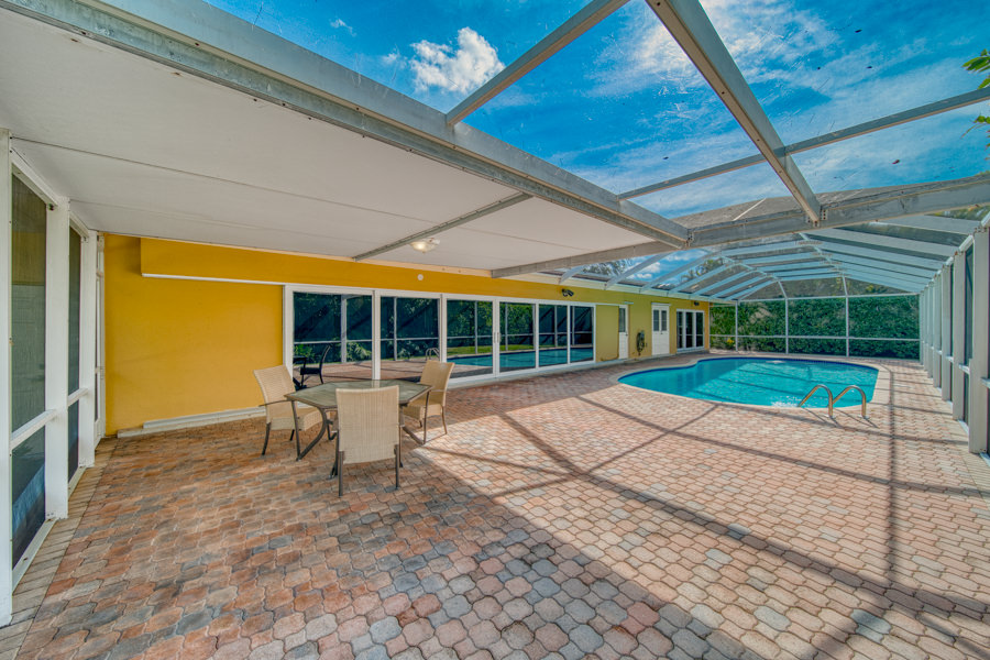 Luxurious Pinecrest Area Estate