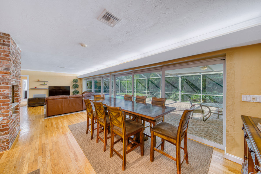 Luxurious Pinecrest Area Estate