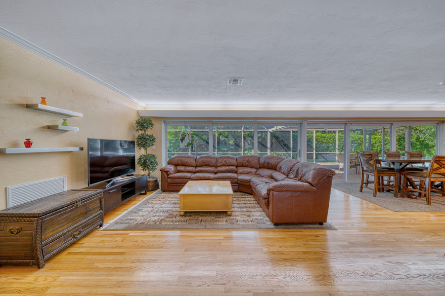 Luxurious Pinecrest Area Estate