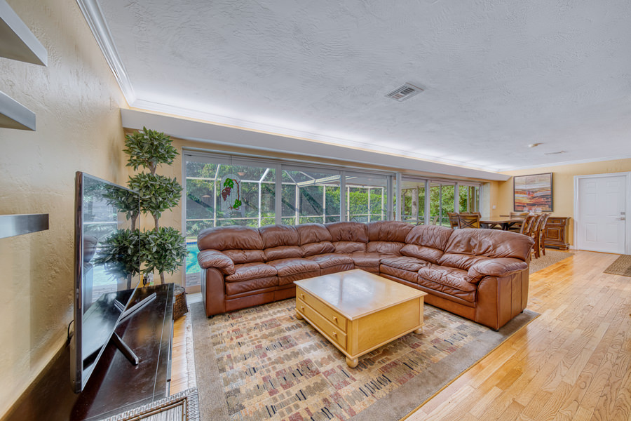 Luxurious Pinecrest Area Estate