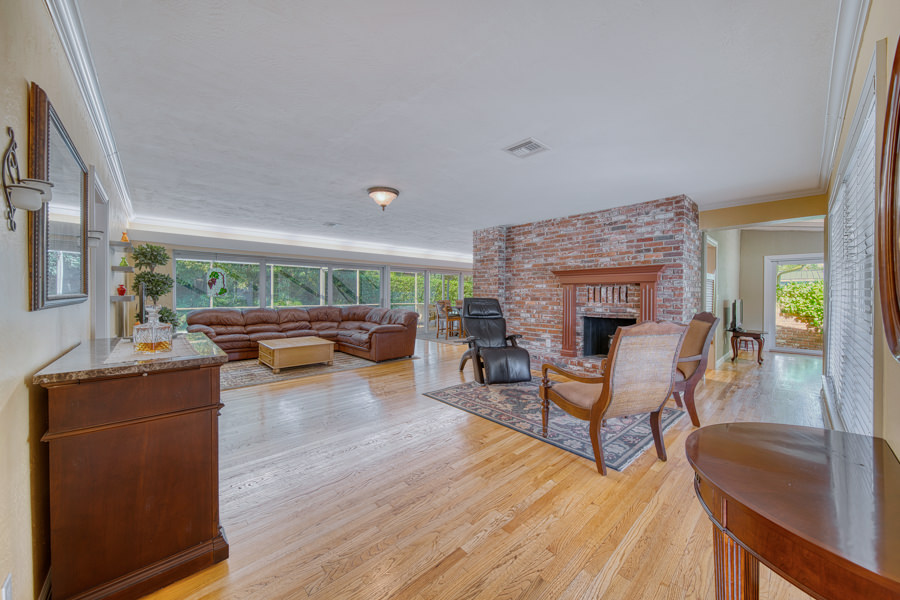 Luxurious Pinecrest Area Estate