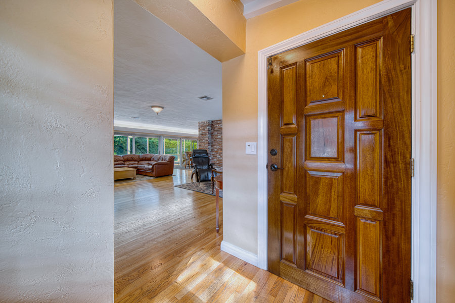 Luxurious Pinecrest Area Estate