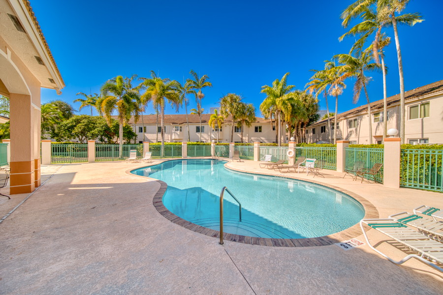 Spacious Family Home in Pembroke Pines