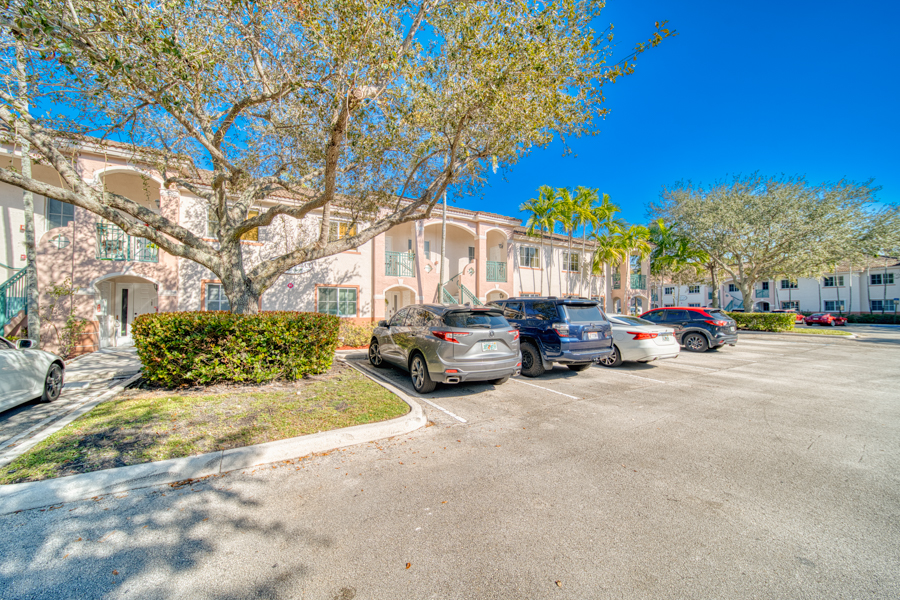 Spacious Family Home in Pembroke Pines