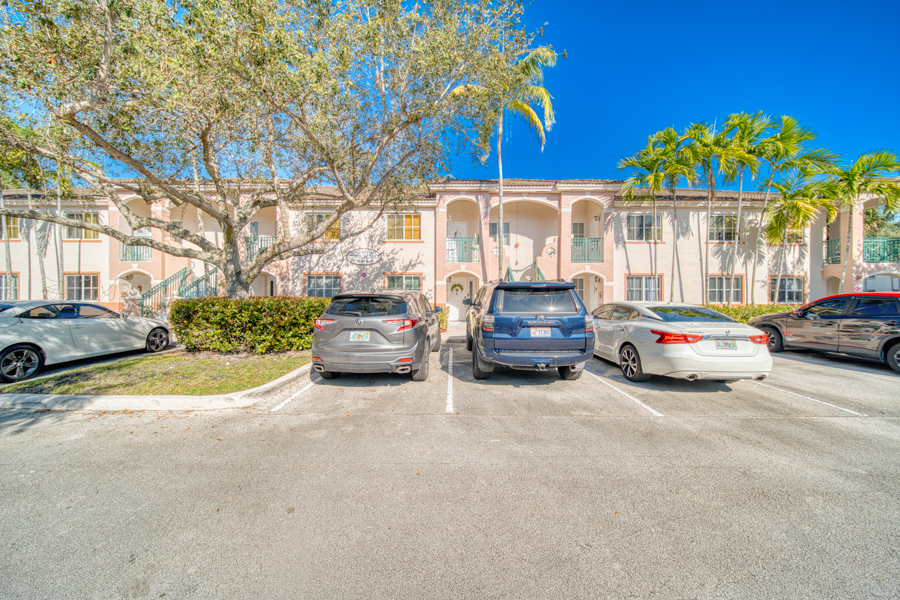 Spacious Family Home in Pembroke Pines