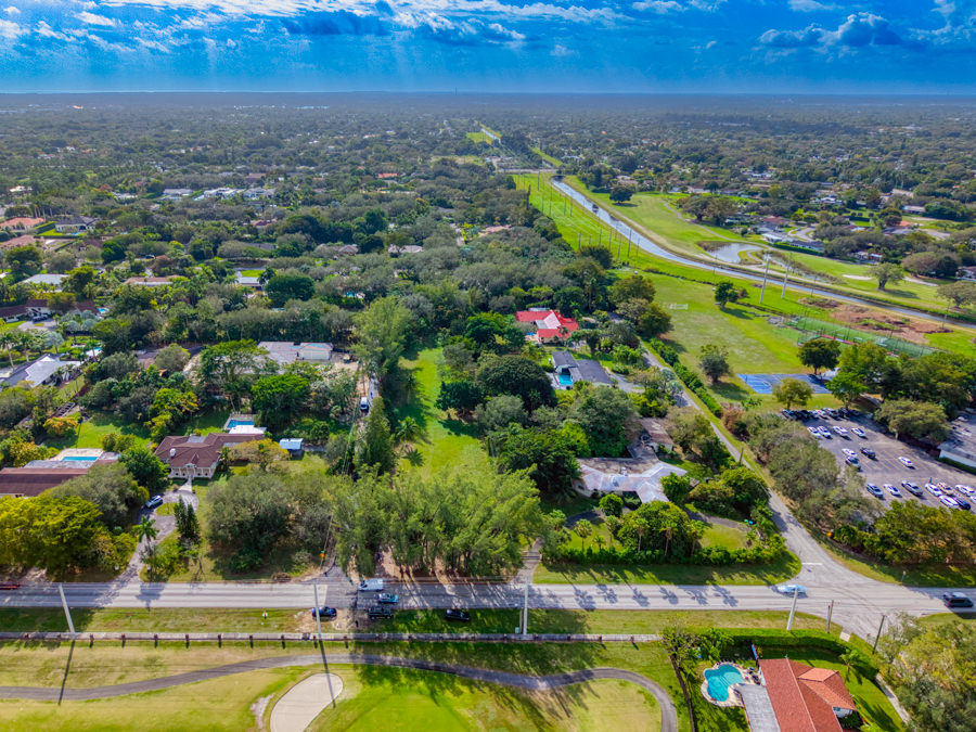 Elegant Kendall Home with Pool